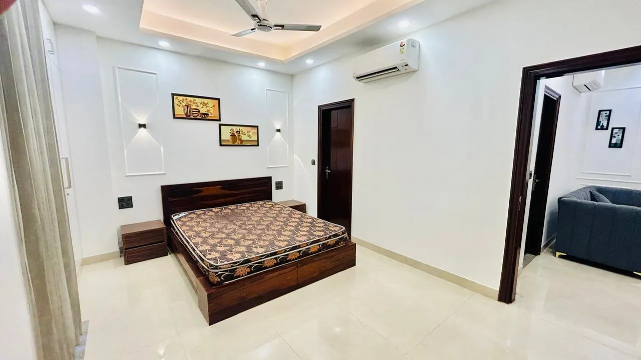 🏡 2BHK Fully Furnished Builder Floor for Rent | South City, Sector 55, Gurgaon