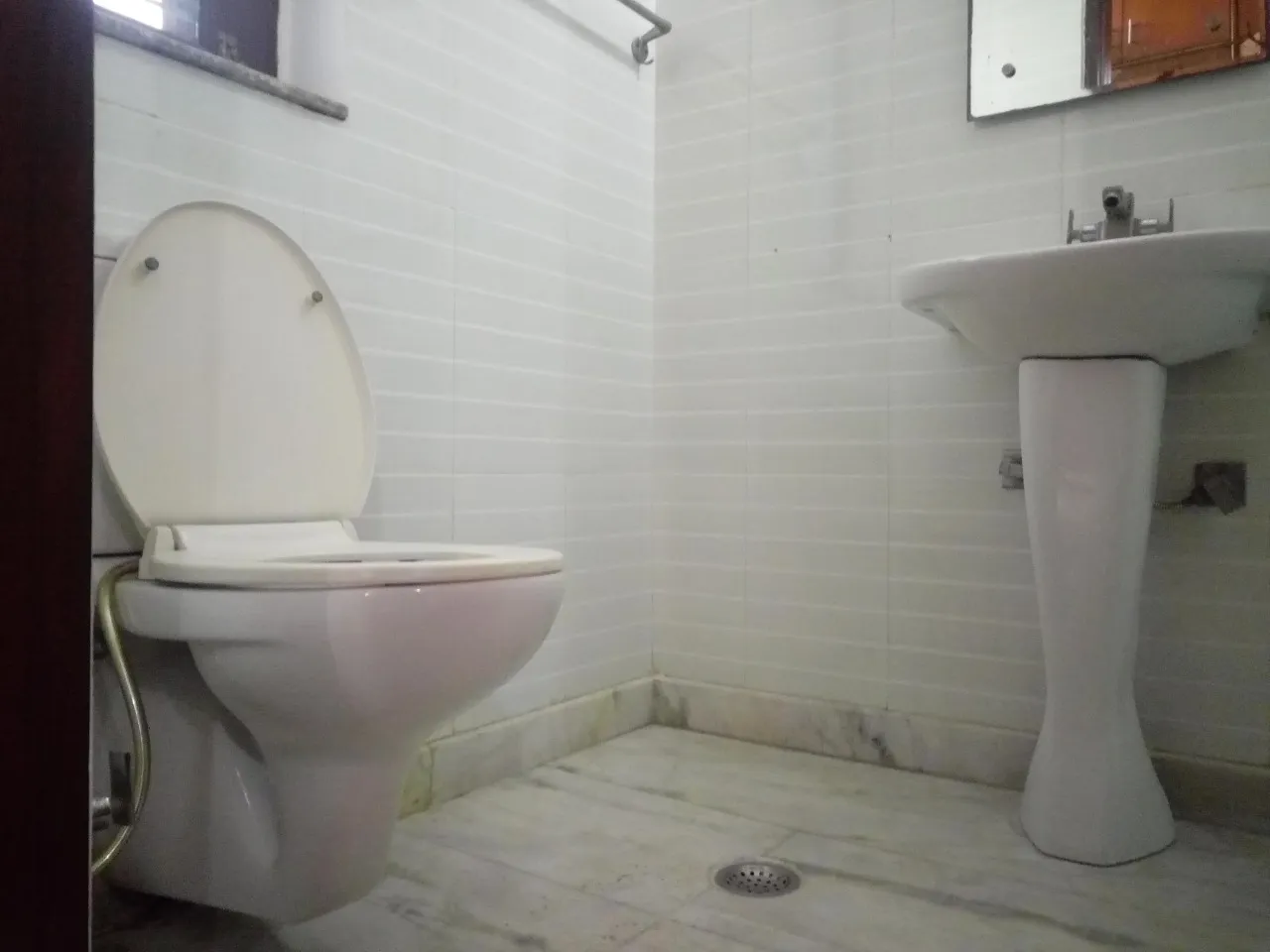 🏡 2BHK Semi-Furnished Builder Floor for Rent | Sector 56, Gurgaon