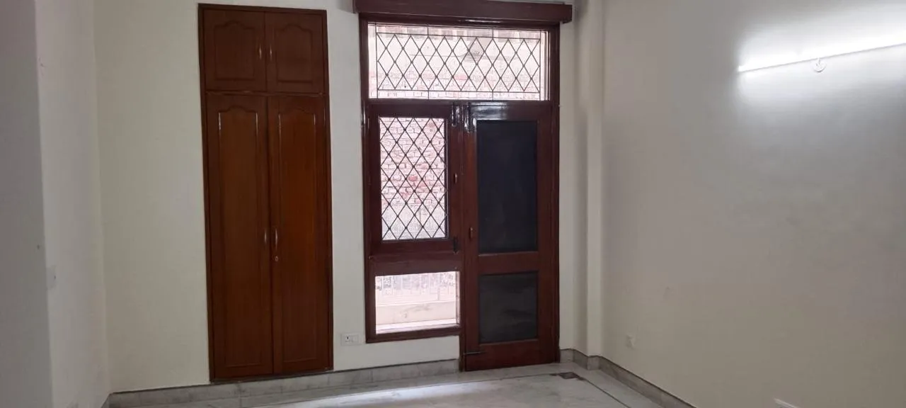 🏡 6 Bedroom Semi-Furnished Independent House for Rent | Sector 43, Gurgaon