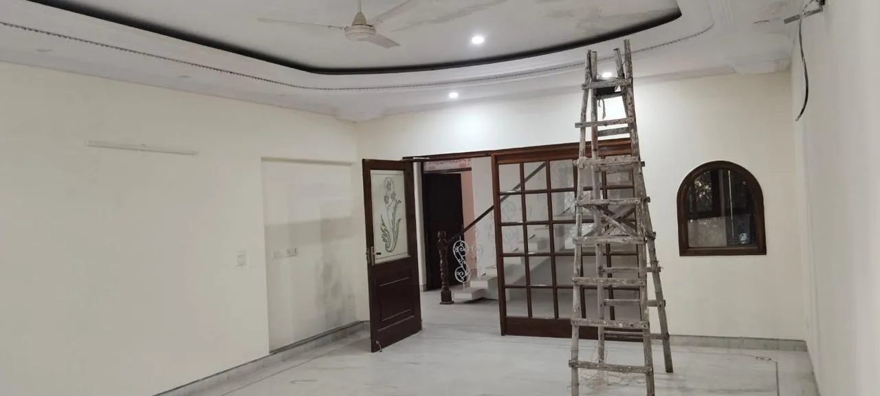 🏡 6 Bedroom Semi-Furnished Independent House for Rent | Sector 43, Gurgaon