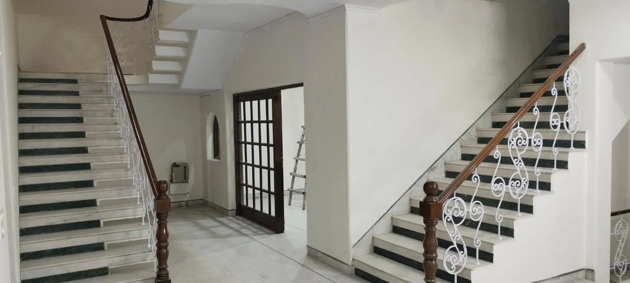 🏡 6 Bedroom Semi-Furnished Independent House for Rent | Sector 43, Gurgaon