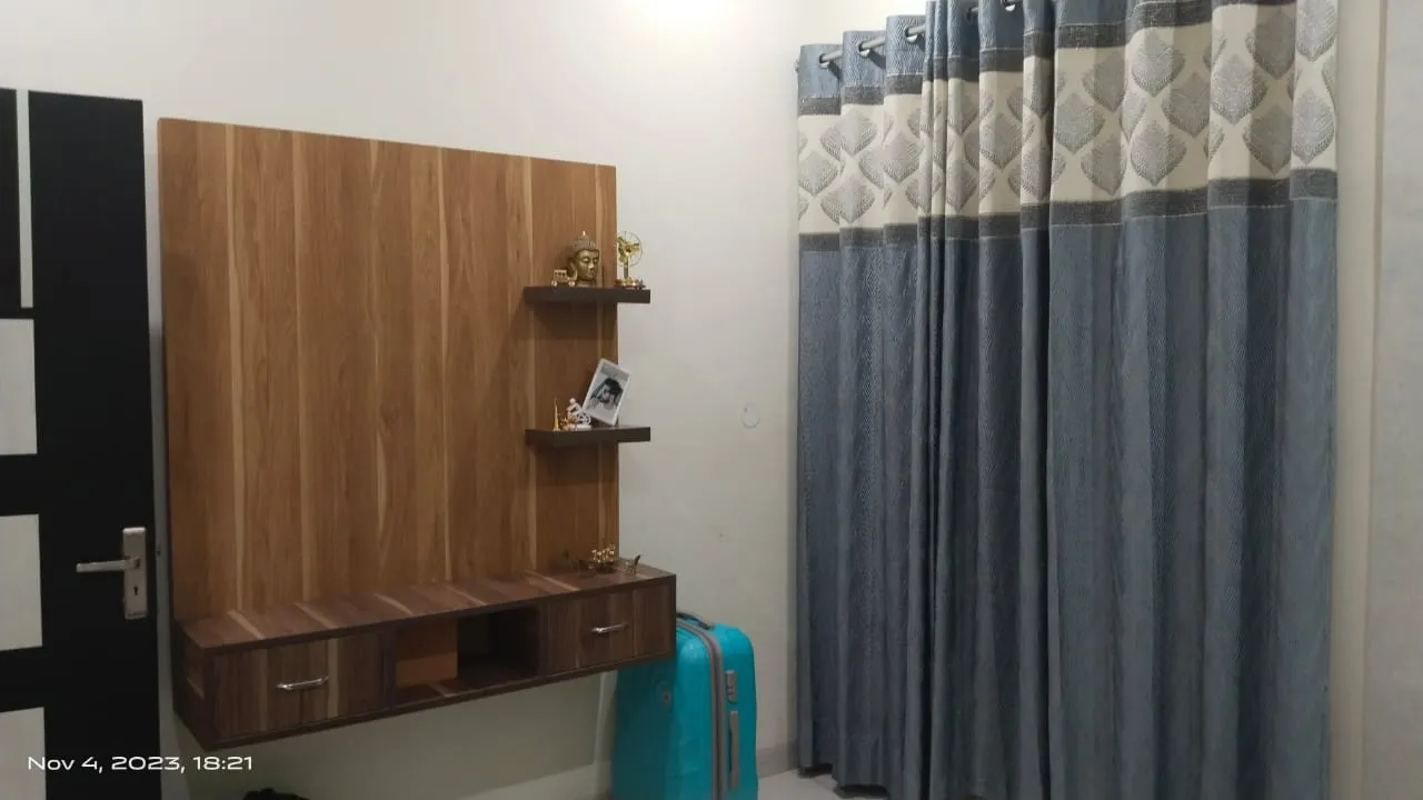 🏡 2BHK Semi-Furnished Builder Floor for Rent | Sector 43, Gurgaon