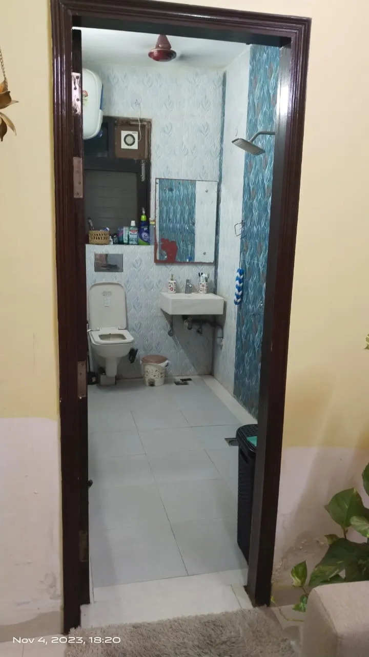 🏡 2BHK Semi-Furnished Builder Floor for Rent | Sector 43, Gurgaon