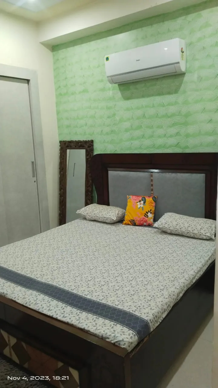 🏡 2BHK Semi-Furnished Builder Floor for Rent | Sector 43, Gurgaon