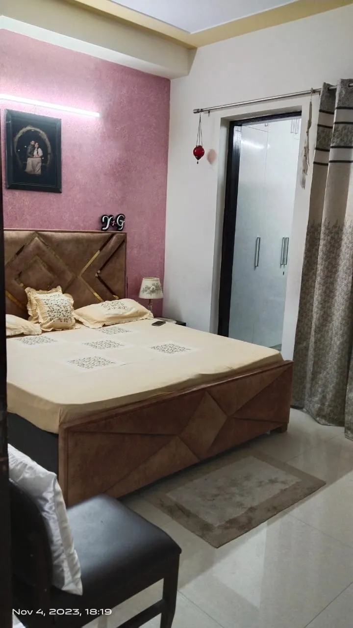 🏡 2BHK Semi-Furnished Builder Floor for Rent | Sector 43, Gurgaon