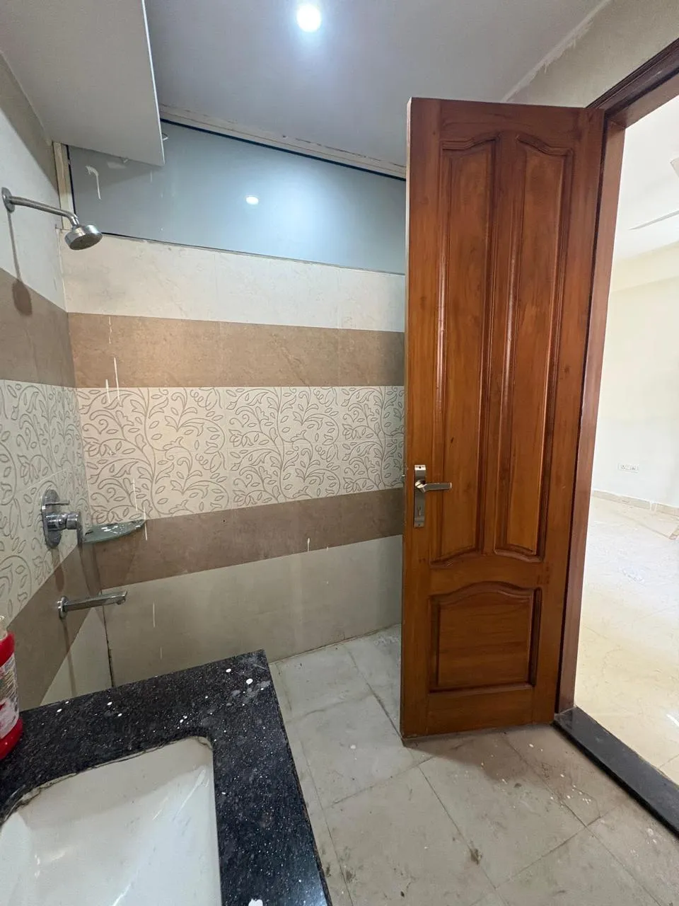 🏡 3BHK Semi-Furnished Builder Floor for Rent | Sector 57, Gurgaon