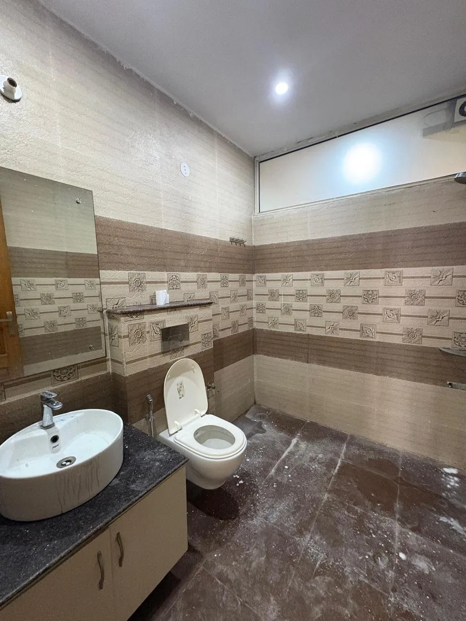 🏡 3BHK Semi-Furnished Builder Floor for Rent | Sector 57, Gurgaon