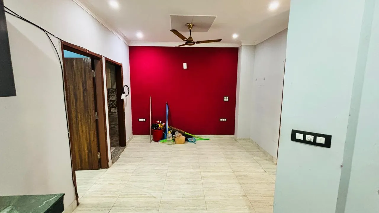 🏡 2BHK Semi-Furnished Builder Floor for Rent | Sector 52, Gurgaon