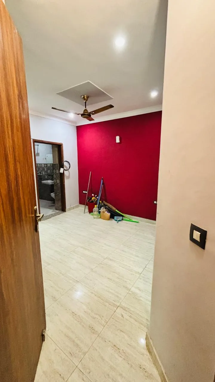 🏡 2BHK Semi-Furnished Builder Floor for Rent | Sector 52, Gurgaon