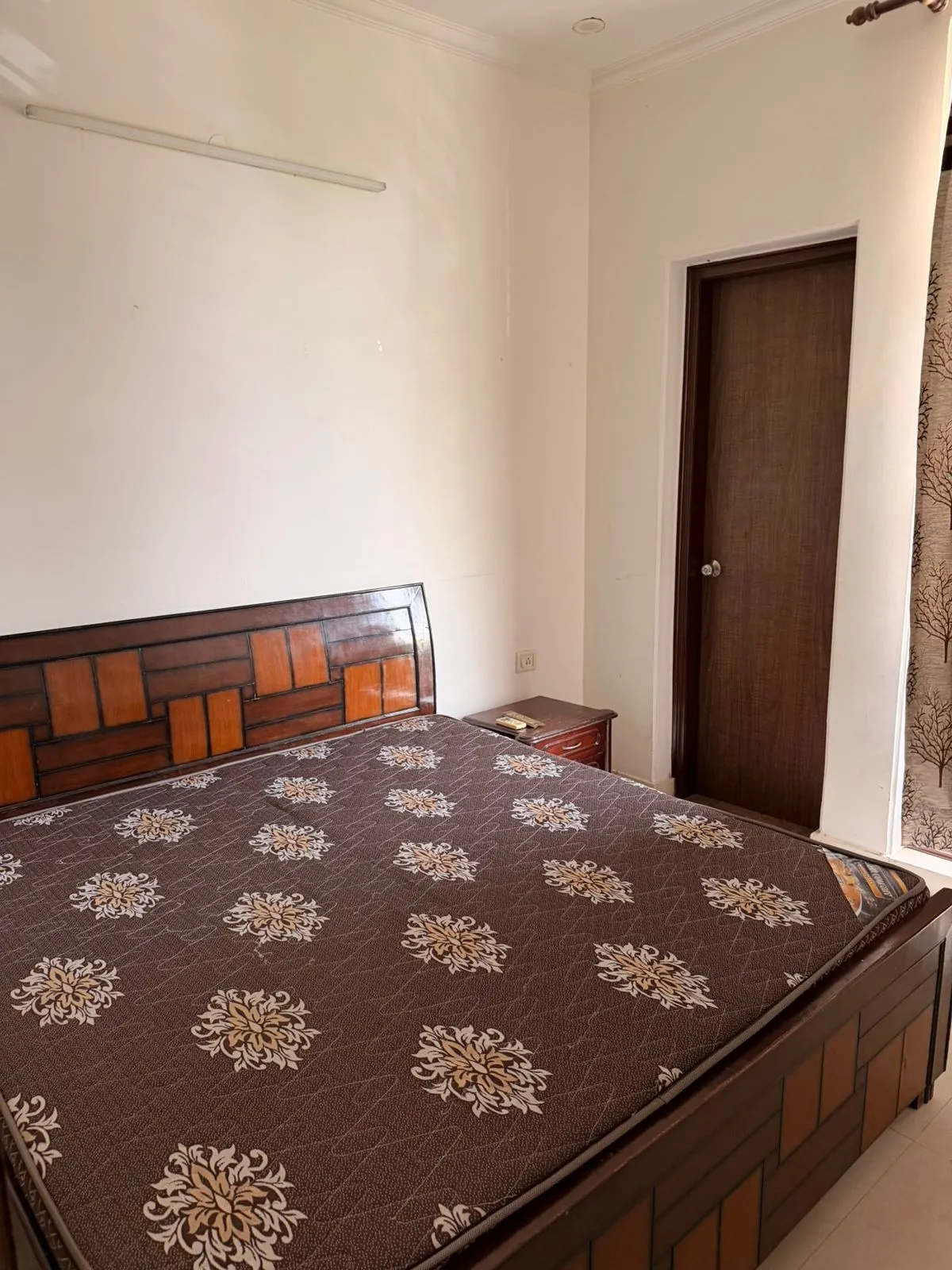 🏡 2BHK Semi-Furnished Builder Floor for Rent | Sector 57, Gurgaon