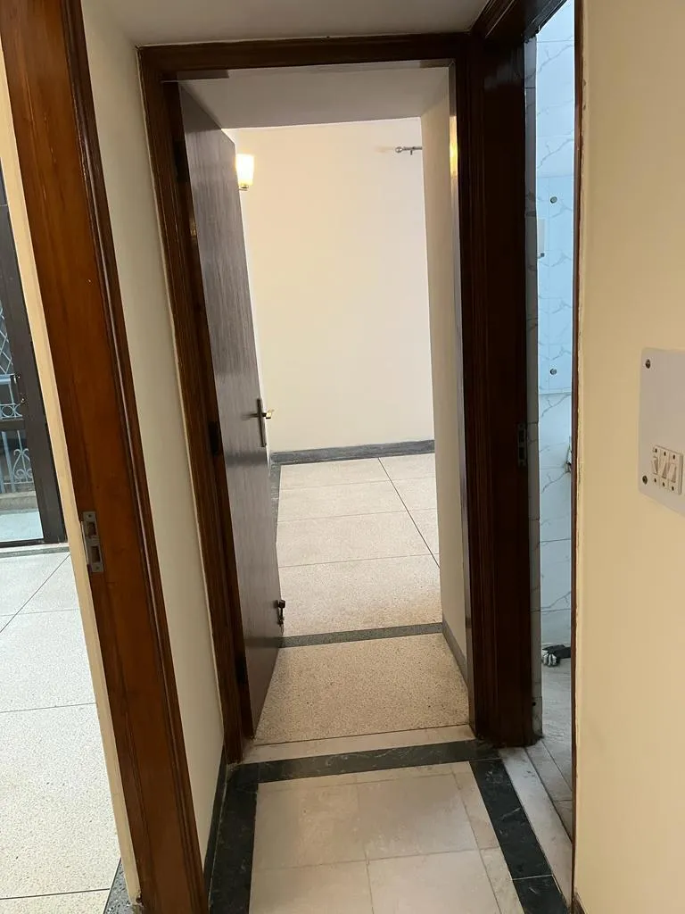🏡 2BHK Semi-Furnished Builder Floor for Rent | Sector 43, Gurgaon