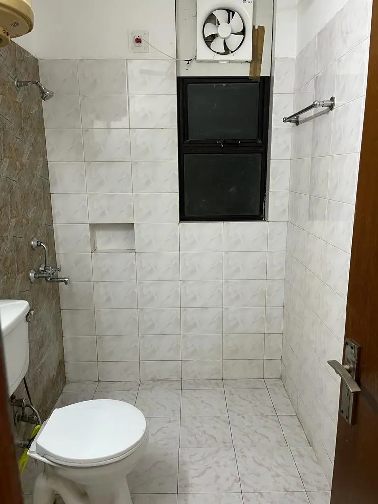 🏡 2BHK Semi-Furnished Builder Floor for Rent | Sector 43, Gurgaon