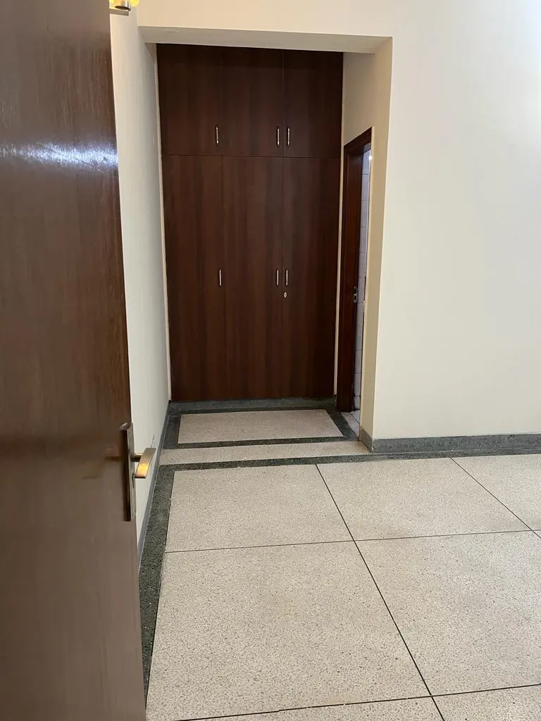 🏡 2BHK Semi-Furnished Builder Floor for Rent | Sector 43, Gurgaon