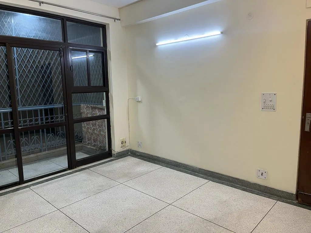 🏡 2BHK Semi-Furnished Builder Floor for Rent | Sector 43, Gurgaon
