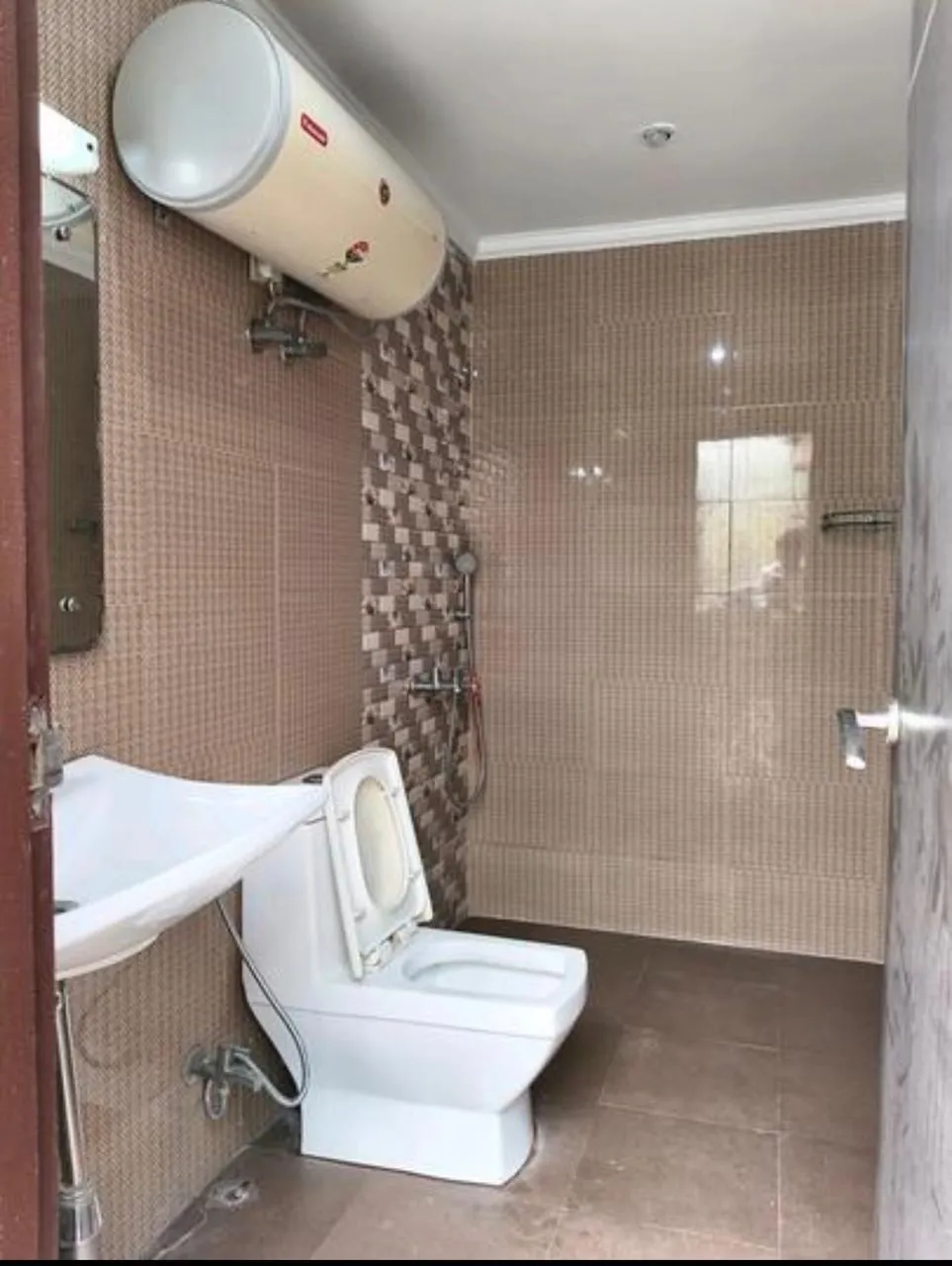 🏡 2BHK Fully Furnished Builder Floor for Rent | Sector 43, Gurgaon