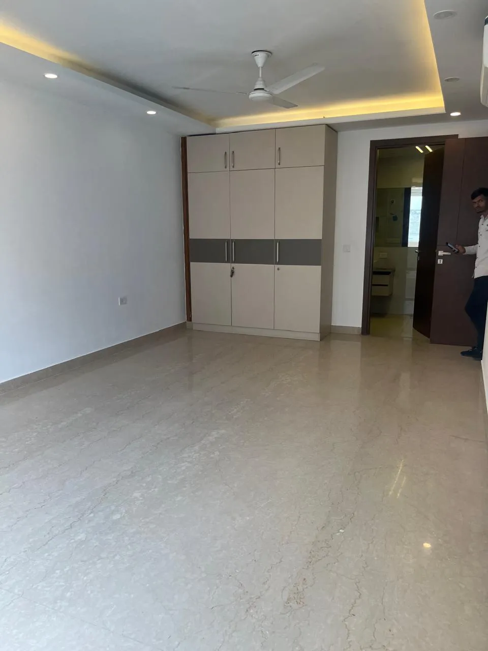 🏡 4BHK Semi-Furnished Builder Floor for Rent | Sushant Lok, Sector 43, Gurgaon