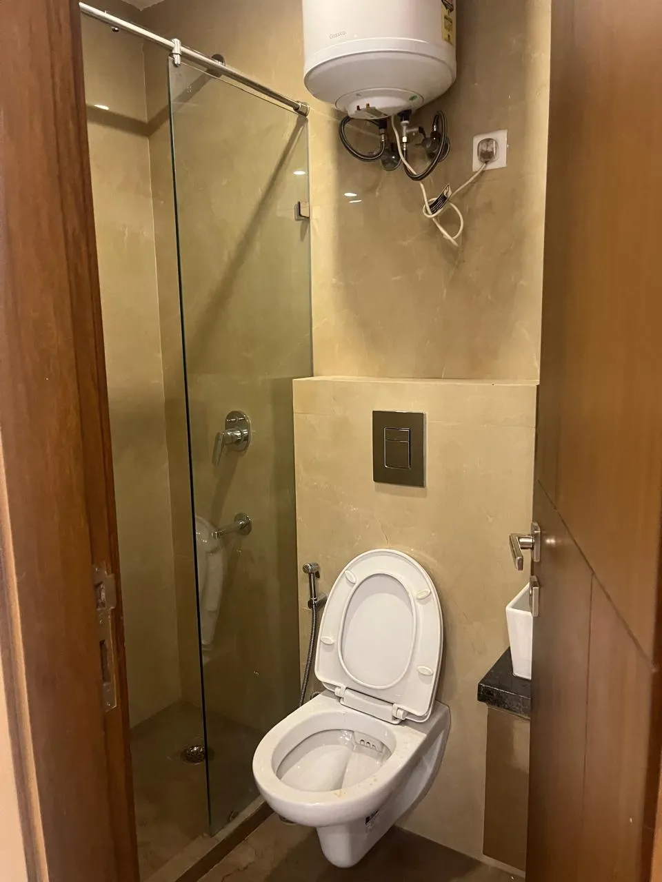 🏡 4BHK Semi-Furnished Builder Floor for Rent | Sushant Lok, Sector 43, Gurgaon