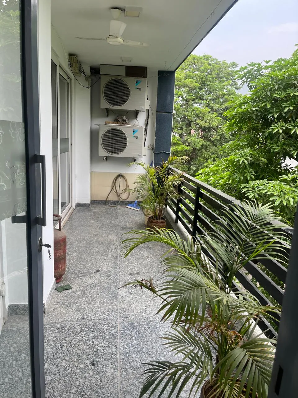 🏡 4BHK Semi-Furnished Builder Floor for Rent | Sushant Lok, Sector 43, Gurgaon