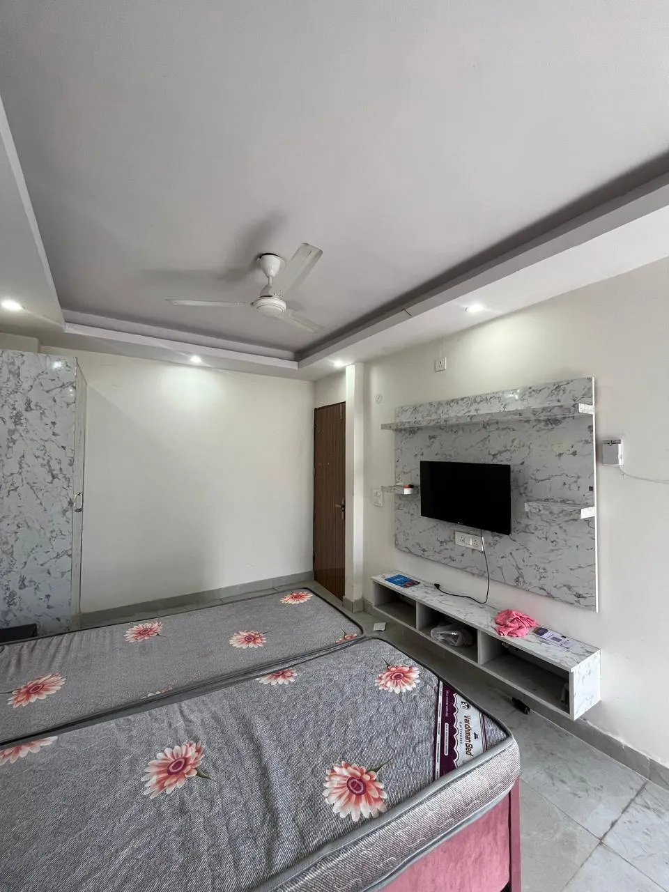 🏡 1RK Fully Furnished Builder Floor for Rent | Sushant Lok C Block, Gurgaon