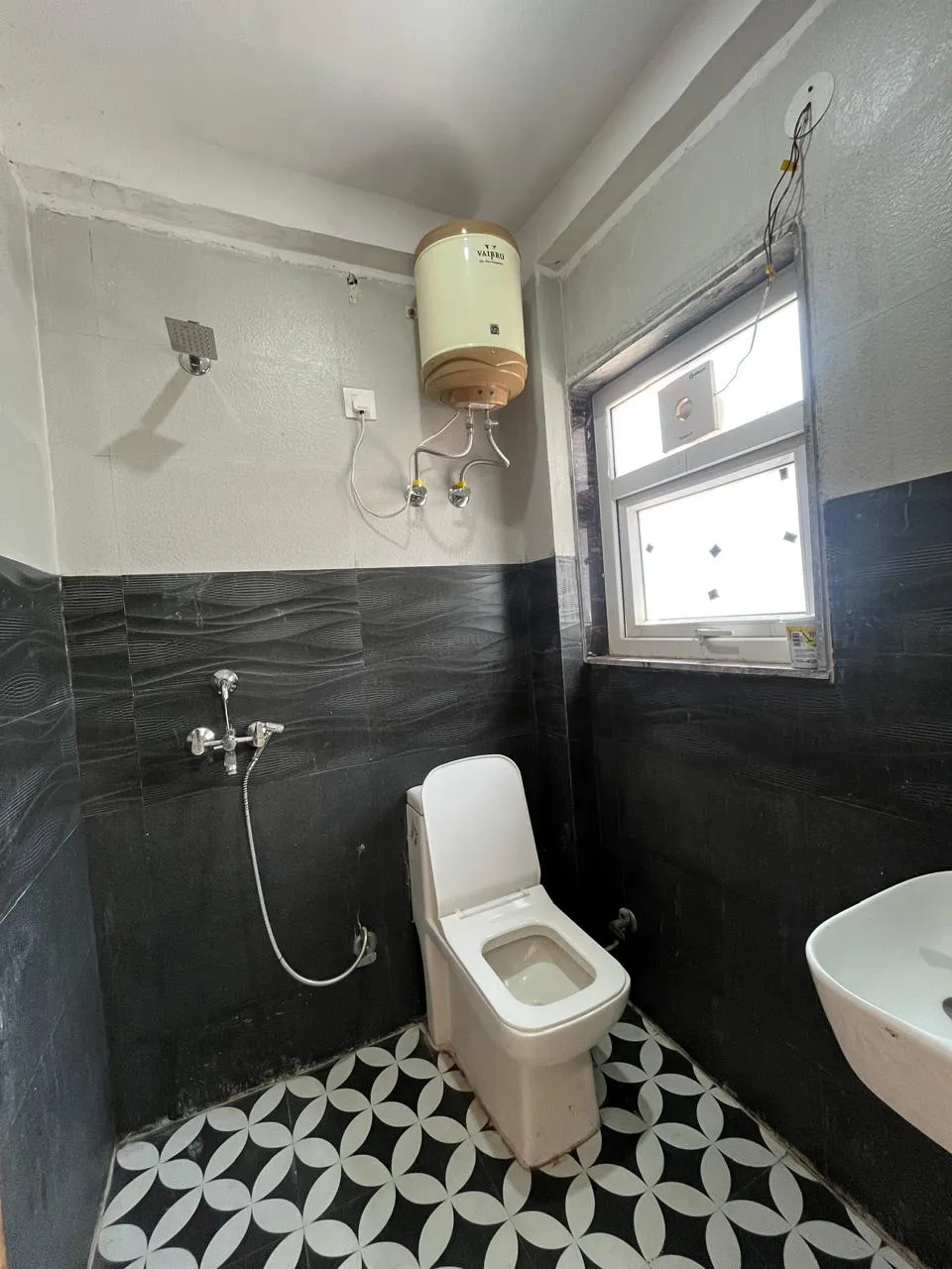 🏡 1RK Fully Furnished Builder Floor for Rent | Sushant Lok C Block, Gurgaon