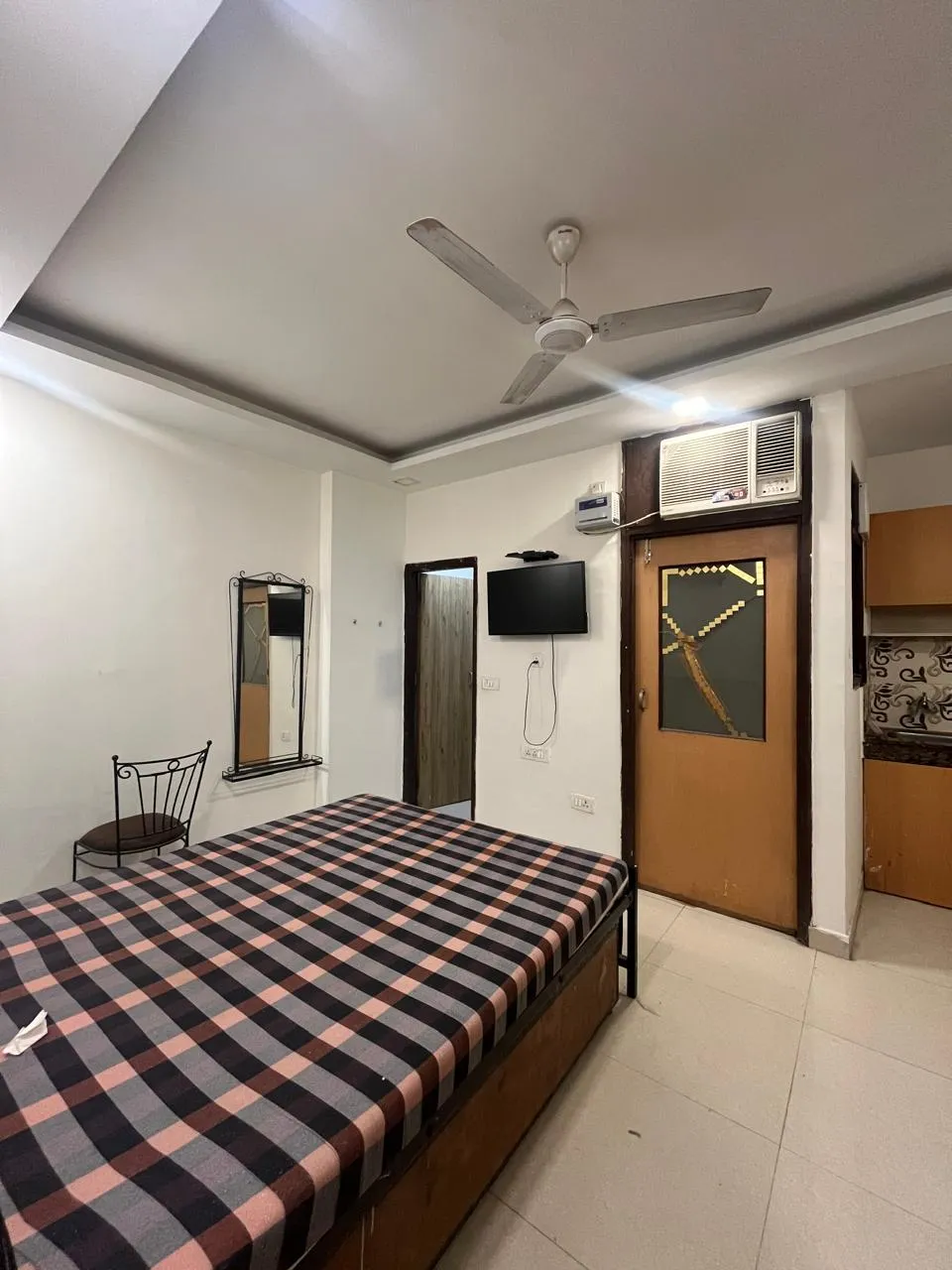 🏡 1RK Fully Furnished Builder Floor for Rent | Sushant Lok C Block, Gurgaon& Ready to Move! 🏡