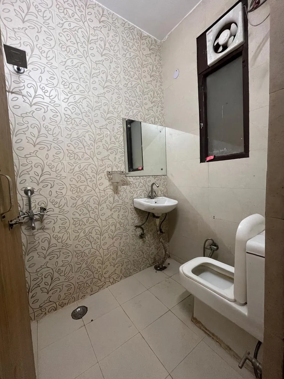 🏡 1RK Fully Furnished Builder Floor for Rent | Sushant Lok C Block, Gurgaon& Ready to Move! 🏡
