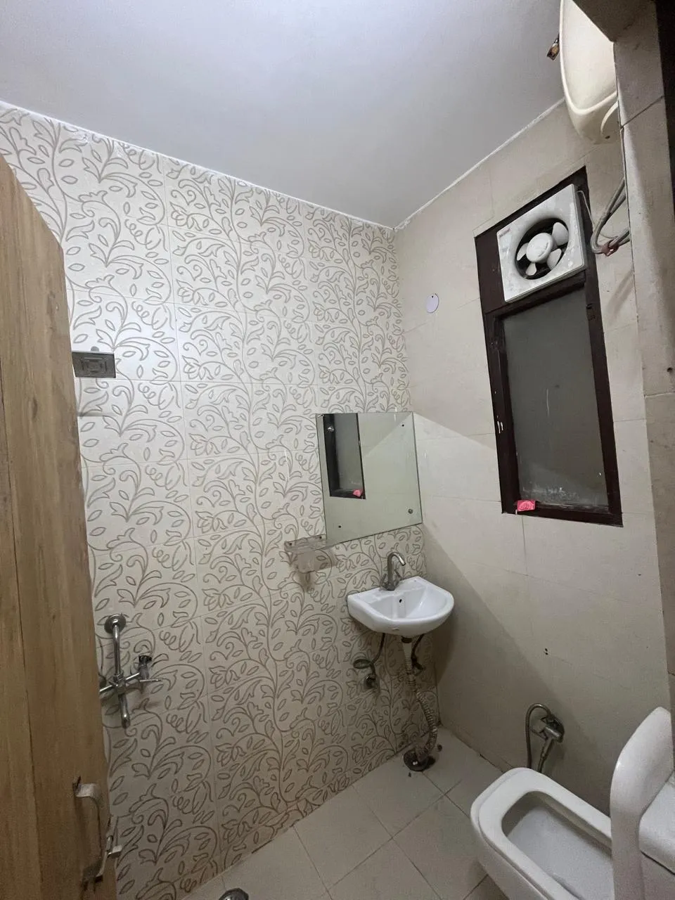 🏡 1RK Fully Furnished Builder Floor for Rent | Sushant Lok C Block, Gurgaon& Ready to Move! 🏡