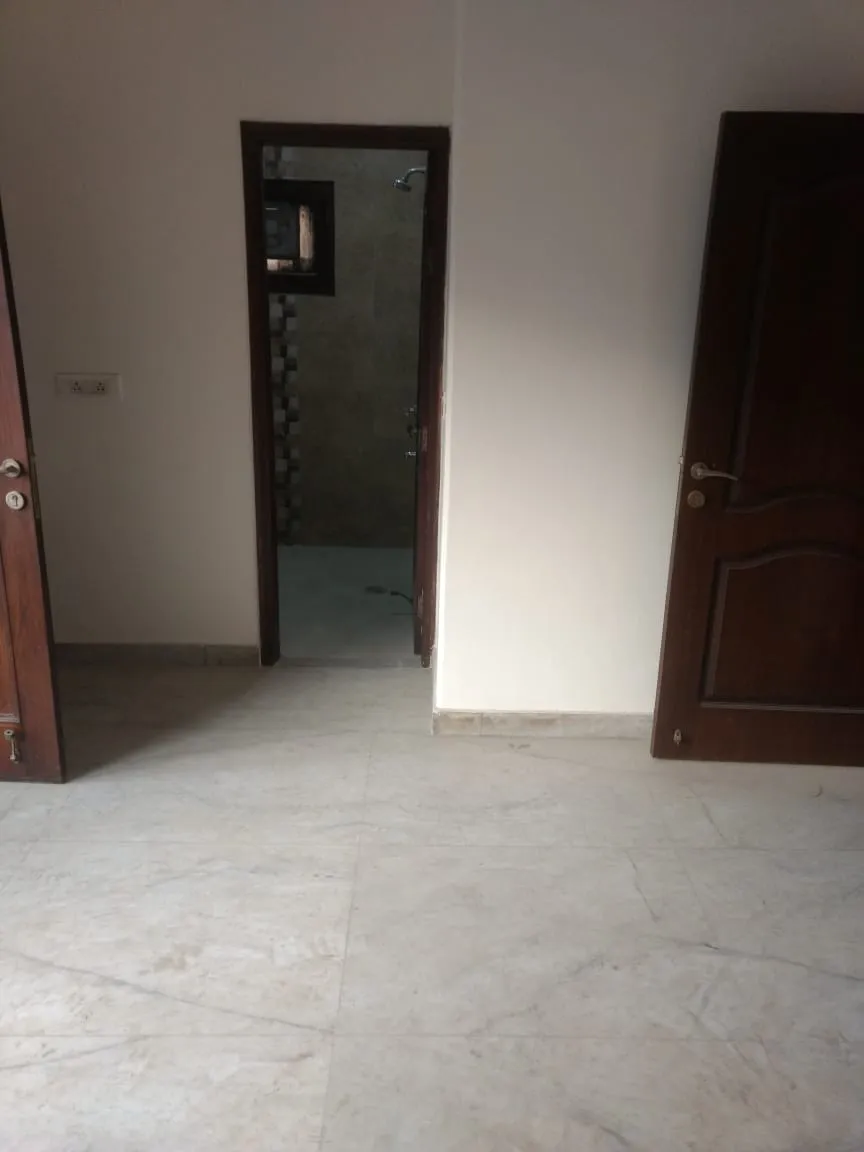 🏡 3BHK Semi-Furnished Builder Floor for Rent | Sector 28, Gurgaon