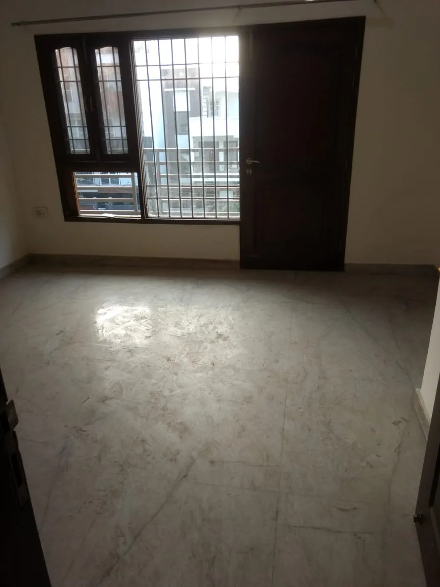 🏡 3BHK Semi-Furnished Builder Floor for Rent | Sector 28, Gurgaon