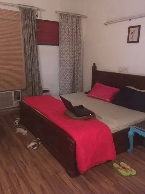 🏡 3BHK Semi-Furnished Builder Floor for Rent | Malibu Town, Gurgaon
