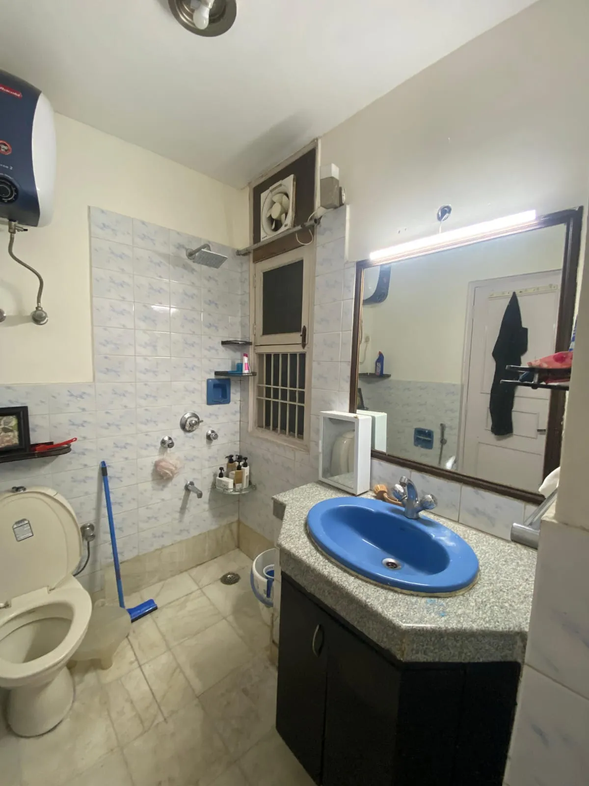 🏡 3BHK Semi-Furnished Builder Floor for Rent | Malibu Town, Gurgaon
