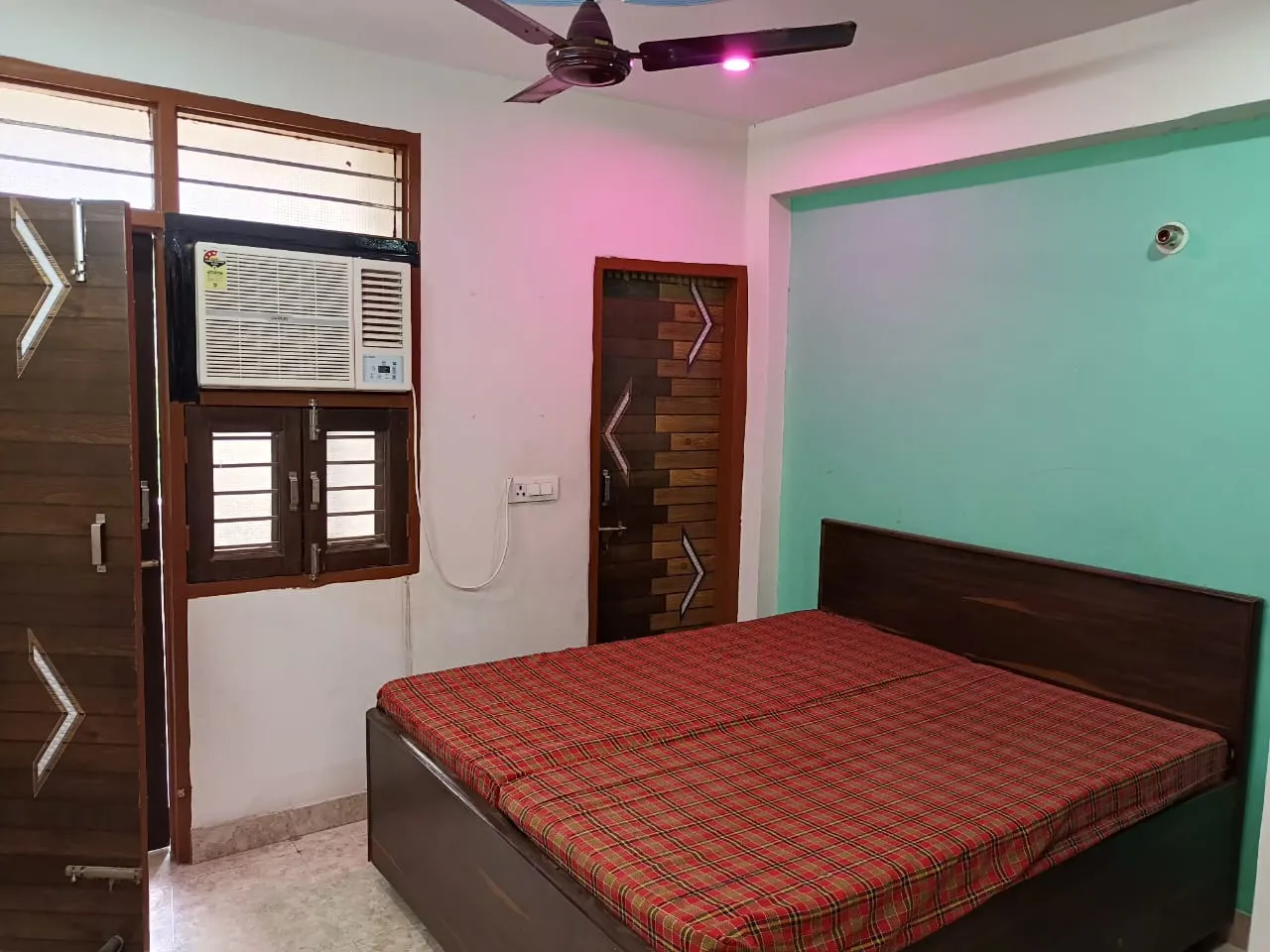 🏡 2BHK Fully Furnished Builder Floor for Rent | Sector 43, Gurgaon