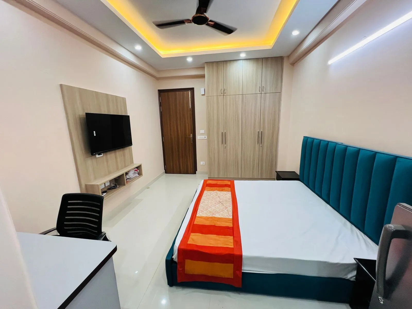 🏡 1BHK Fully Furnished Builder Floor for Rent | Sector 53, Gurgaon