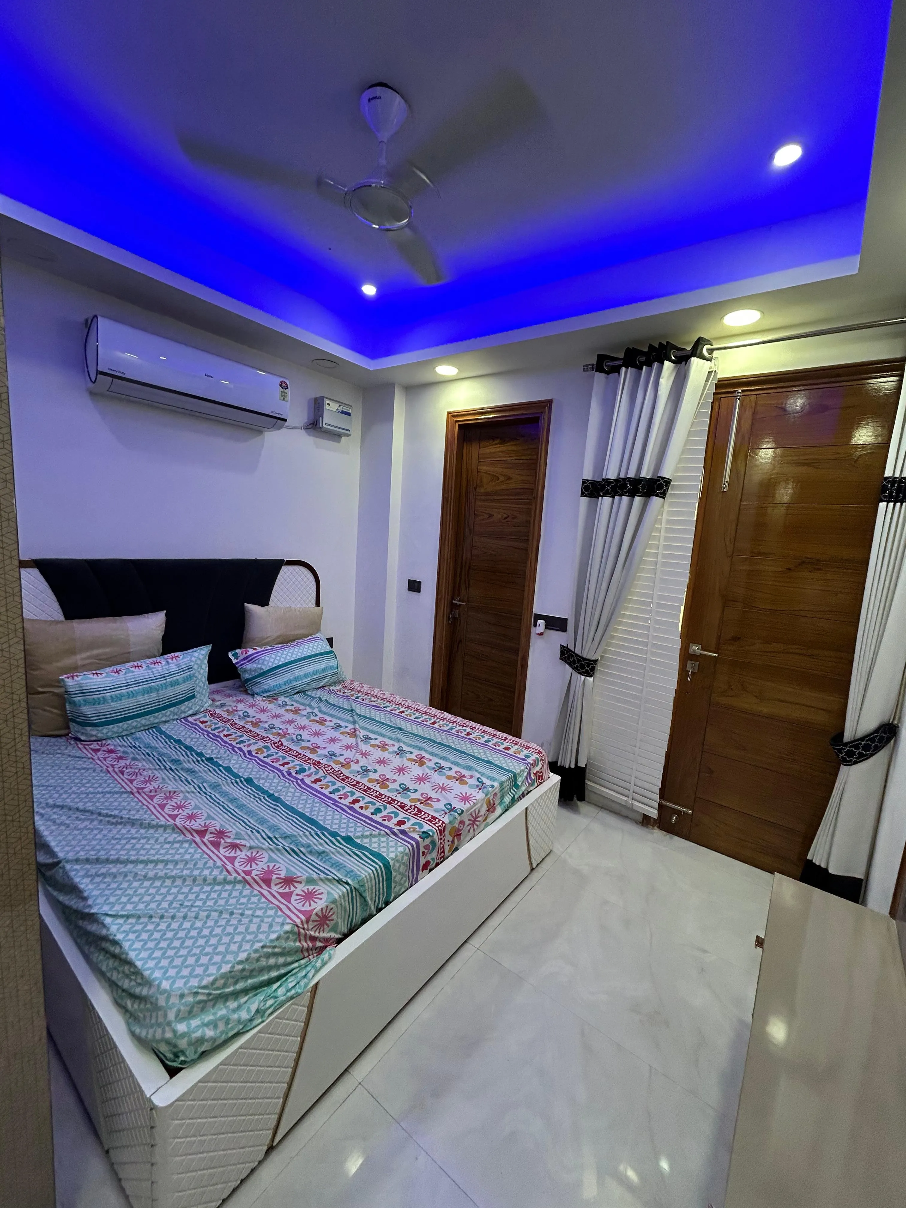 🏡 2BHK Fully Furnished Builder Floor for Rent | Sector 52, Gurgaon
